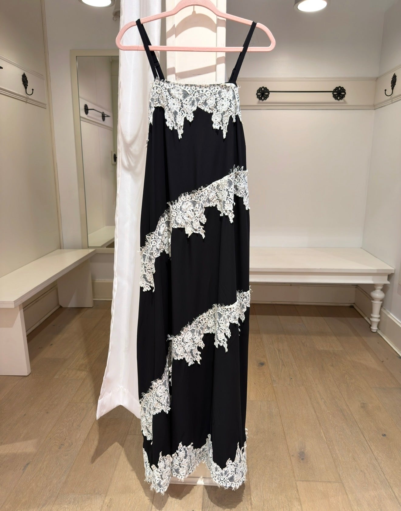The Piper Dress in black