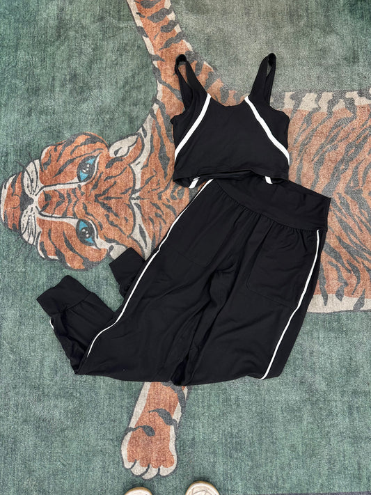 On The Go Joggers in black