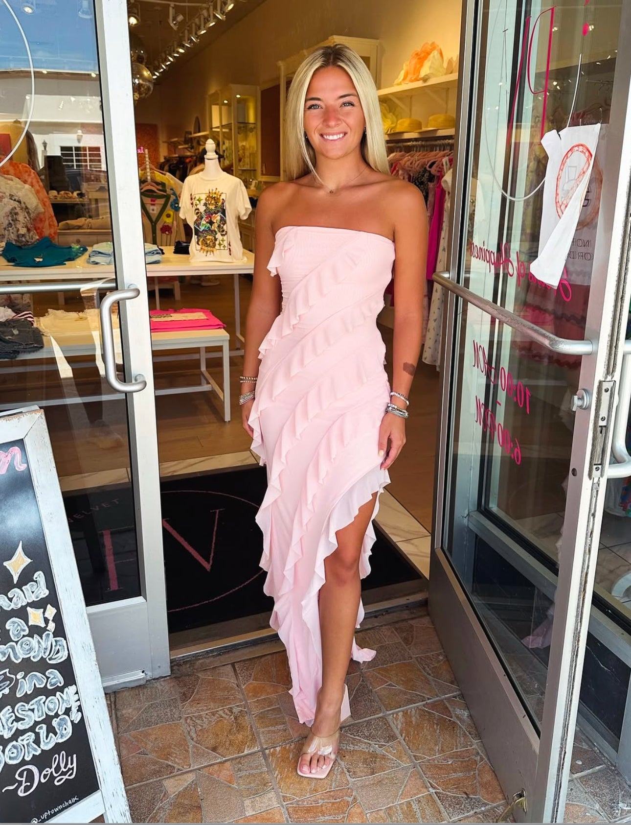 The Jada Dress in light pink