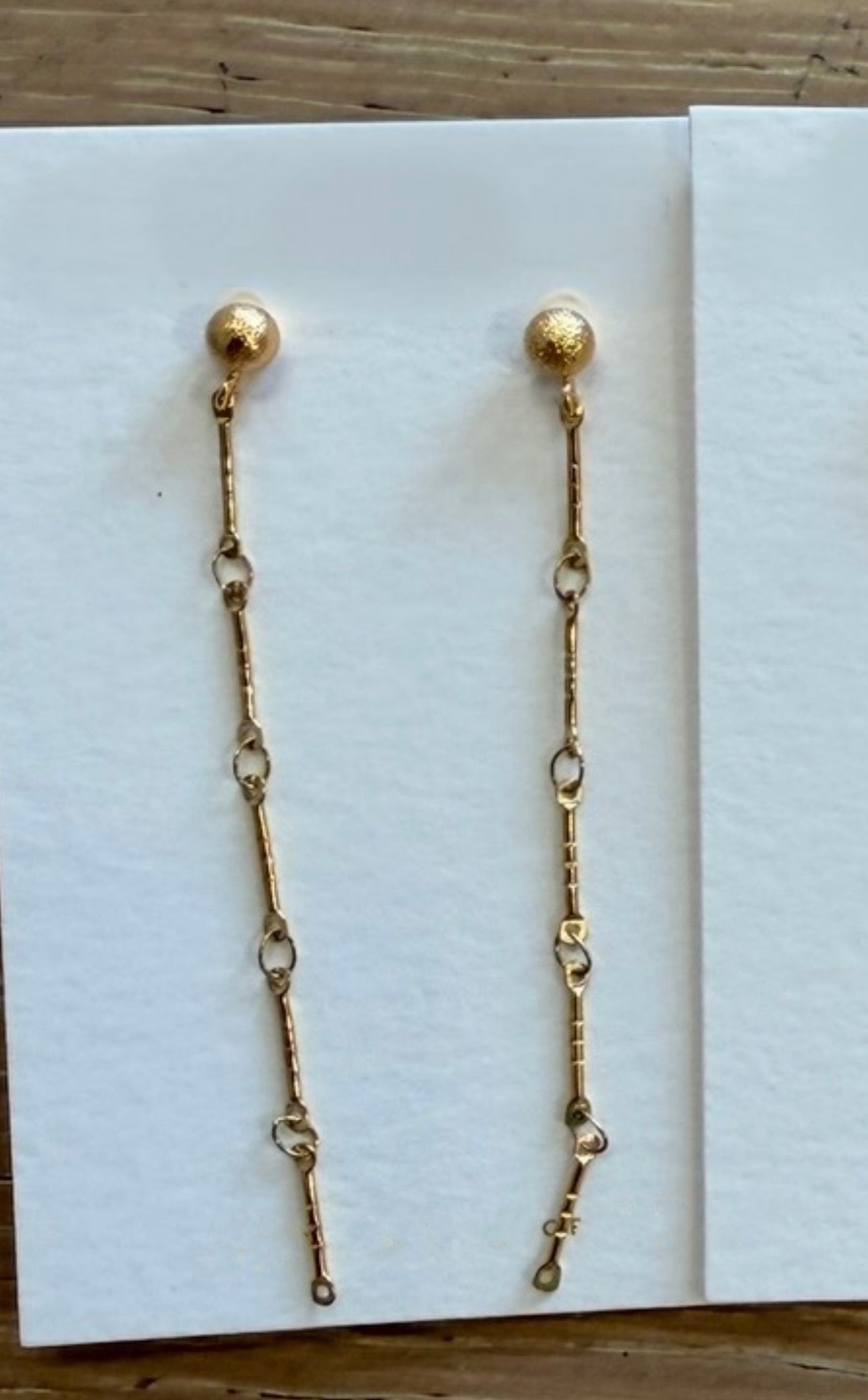 Drop line chain earrings