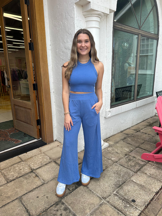 The Yuka Pants set in Vintage blue