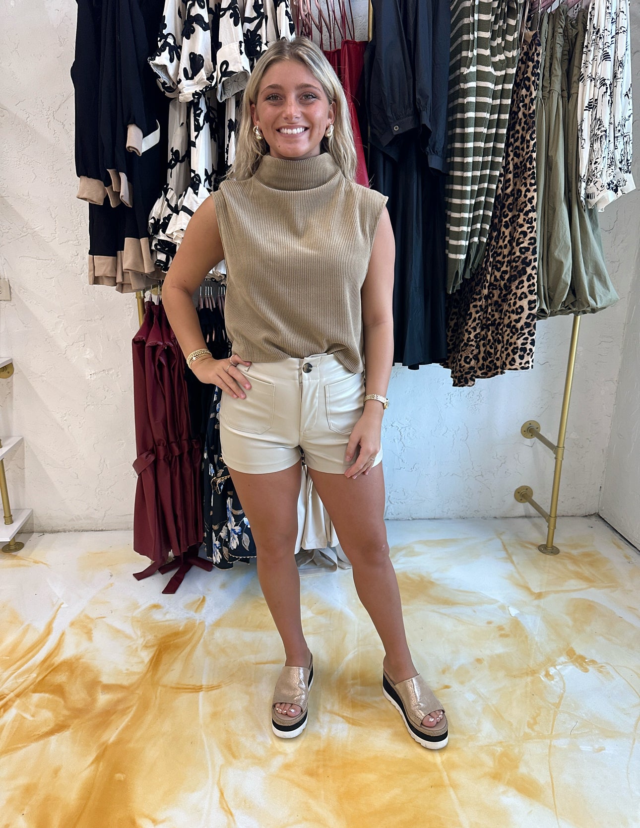 Sadie Sleeveless Sweater taupe