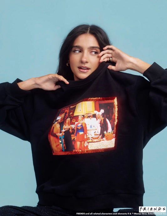QUEEN OF SPARKLES FRIENDS™M
Halloween Costume
black Sweatshirt