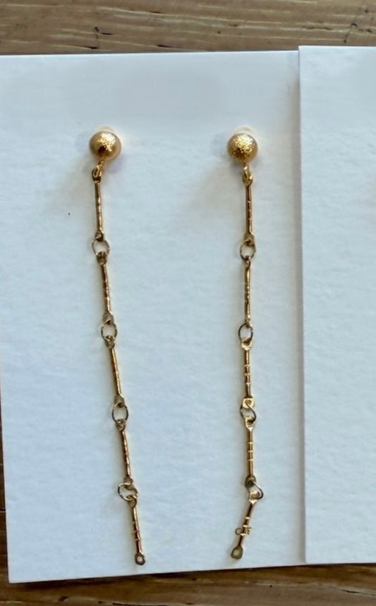 Drop line chain earrings
